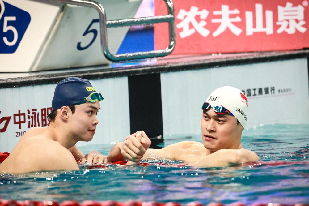 重庆体育博物馆征集到“镇馆之宝” 包括传世佩刀和大赛战袍奖牌.